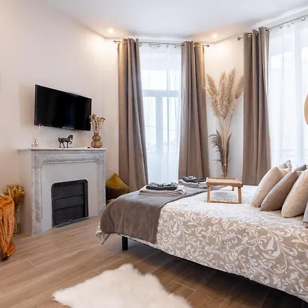 Apartment L'atelier Des Artistes -ecrin De Serenite Au Coeur De - Balcon - Clim - Wifi Cannes